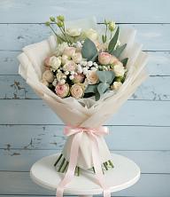 Букет цветов из:  Розы и Лизиантусы в Бургуне-Маджаре
