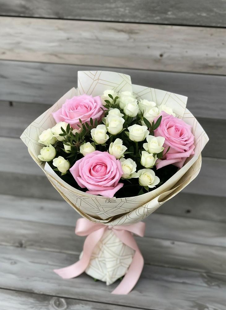 Букет цветов из: Розы в Бургуне-Маджаре