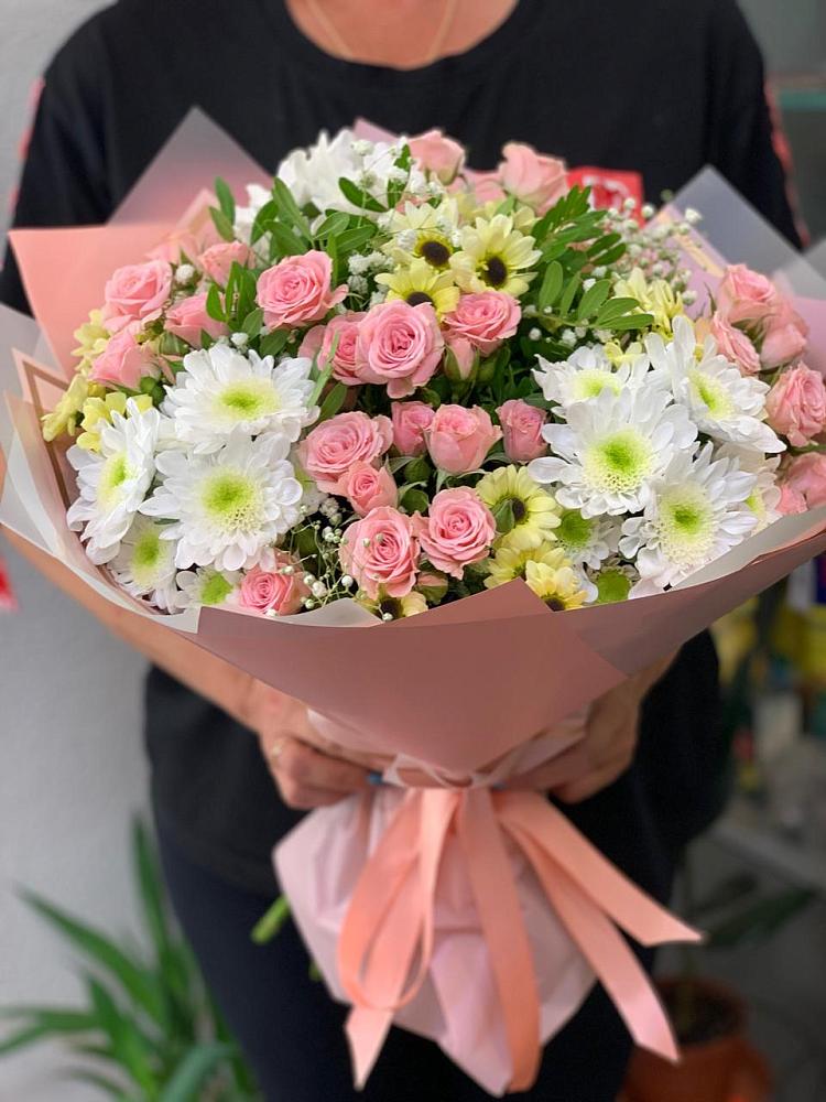 Букет цветов из: Розы и Хризантемы в Бургуне-Маджаре