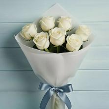 Букет 7 Белых роз Эдлесс Лав в Бургуне-Маджаре