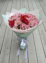 Букет цветов из:  Альстромерии в Бургуне-Маджаре
