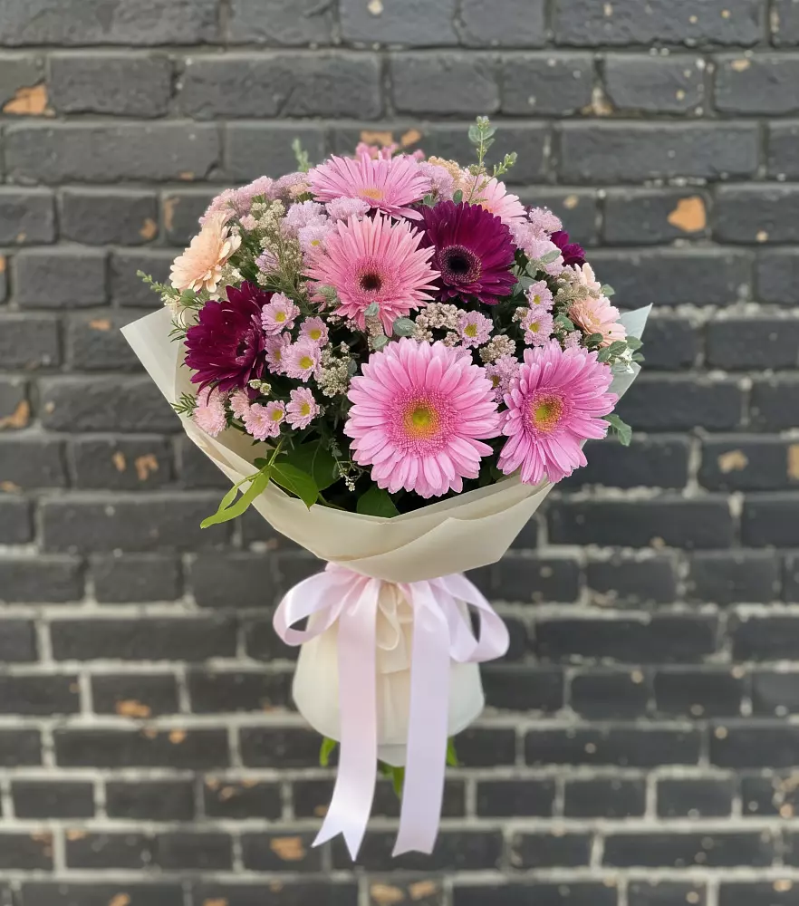 Букет цветов из: Герберы и Хризантемы в Бургуне-Маджаре