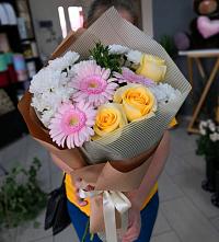Букет цветов из:  Герберы, Розы и Хризантемы в Бургуне-Маджаре