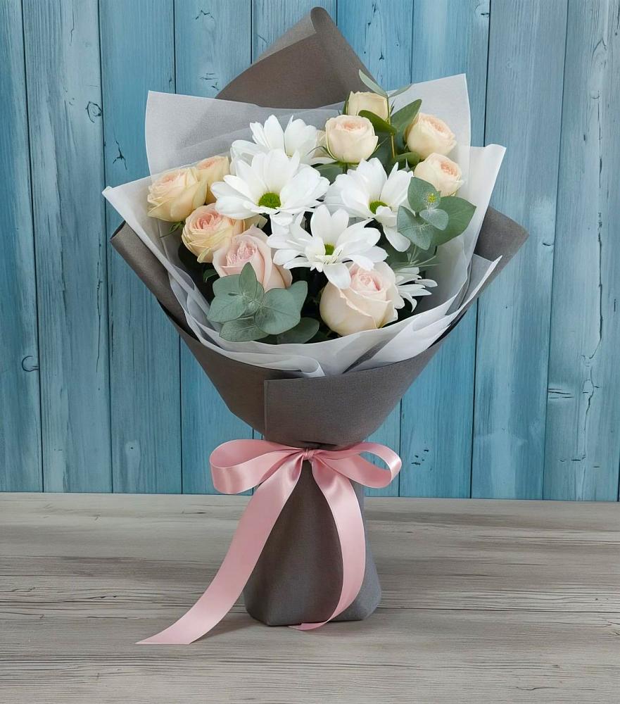 Букет цветов из: Хризантемы и Розы в Бургуне-Маджаре