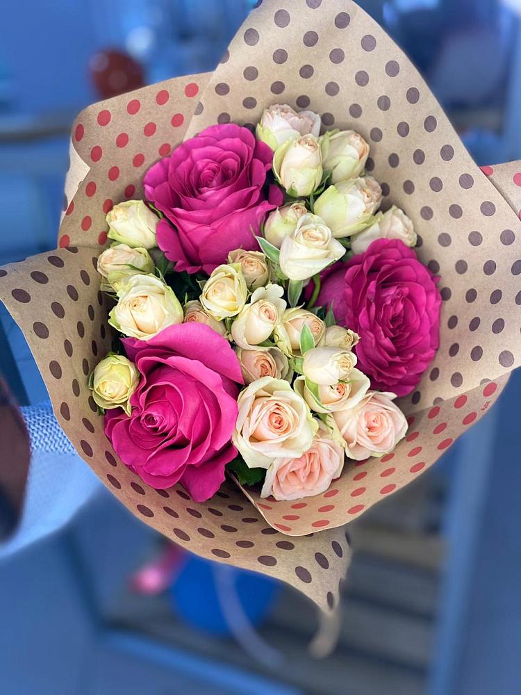 Букет цветов из: Розы в Бургуне-Маджаре