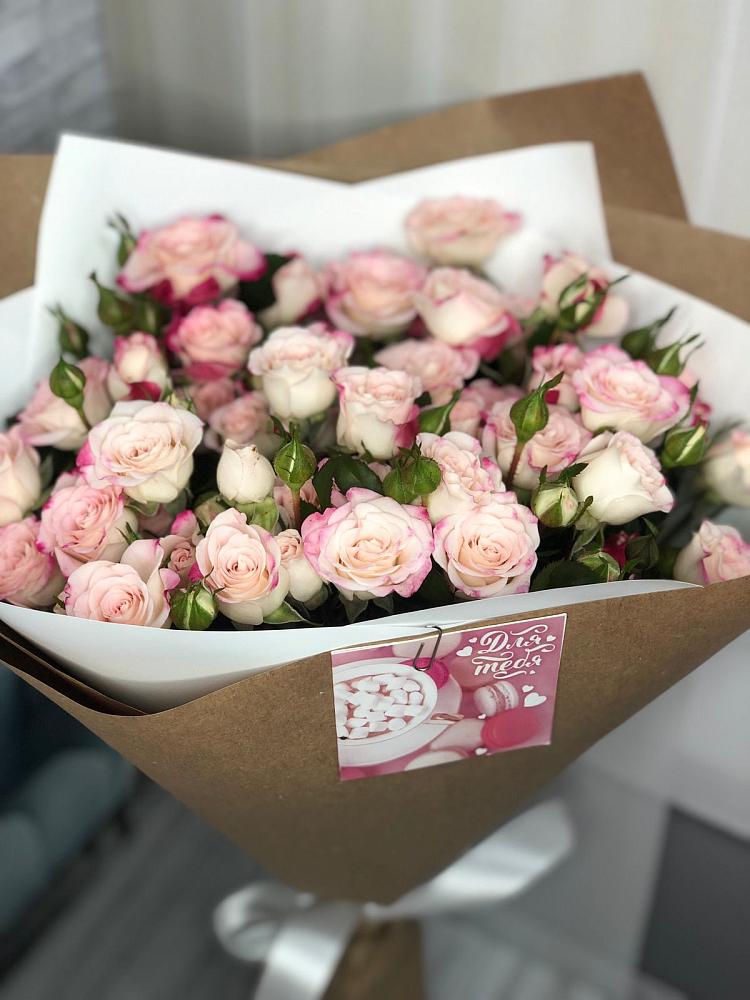 Букет цветов из: Розы в Бургуне-Маджаре