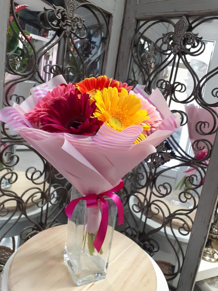 Букет цветов из: Герберы в Бургуне-Маджаре