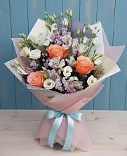 Букет цветов из:  Лизиантусы, Розы, Альстромерии и Гипсофила в Бургуне-Маджаре