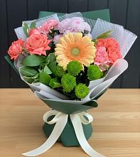 Букет цветов из:  Гвоздики, Розы, Герберы и Хризантемы в Бургуне-Маджаре