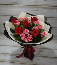 Букет цветов из:  Розы в Бургуне-Маджаре
