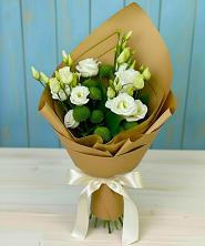 Букет цветов из:  Хризантемы и Лизиантусы в Бургуне-Маджаре