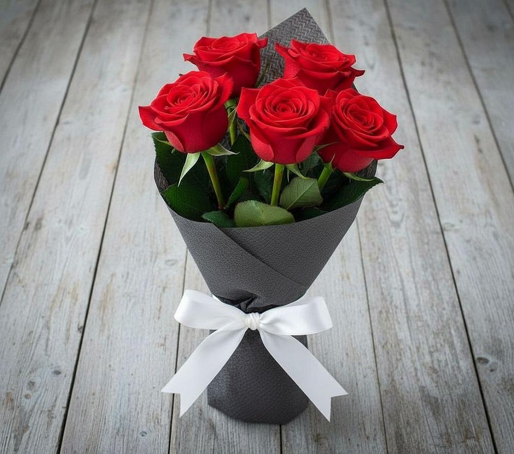 Букет 5 Красных роз Эдлесс Лав в Бургуне-Маджаре