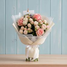 Букет цветов из:  Розы в Бургуне-Маджаре