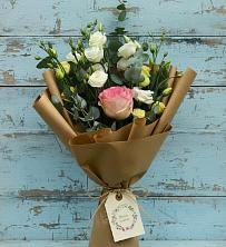 Букет цветов из:  Розы и Лизиантусы в Бургуне-Маджаре