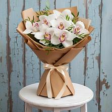 Букет цветов из:  Орхидеи и Розы в Бургуне-Маджаре